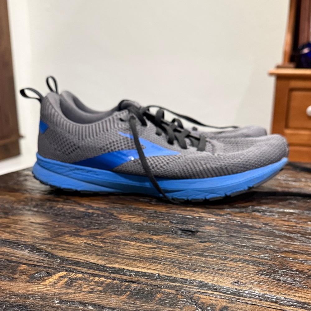 Brooks Men's Athletic Shoes in Gray and Blue